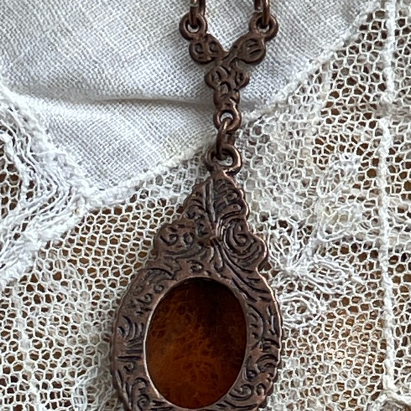 1928 Jewelry Co copper toned necklace with brown & crystal stones - Picture 6 of 7
